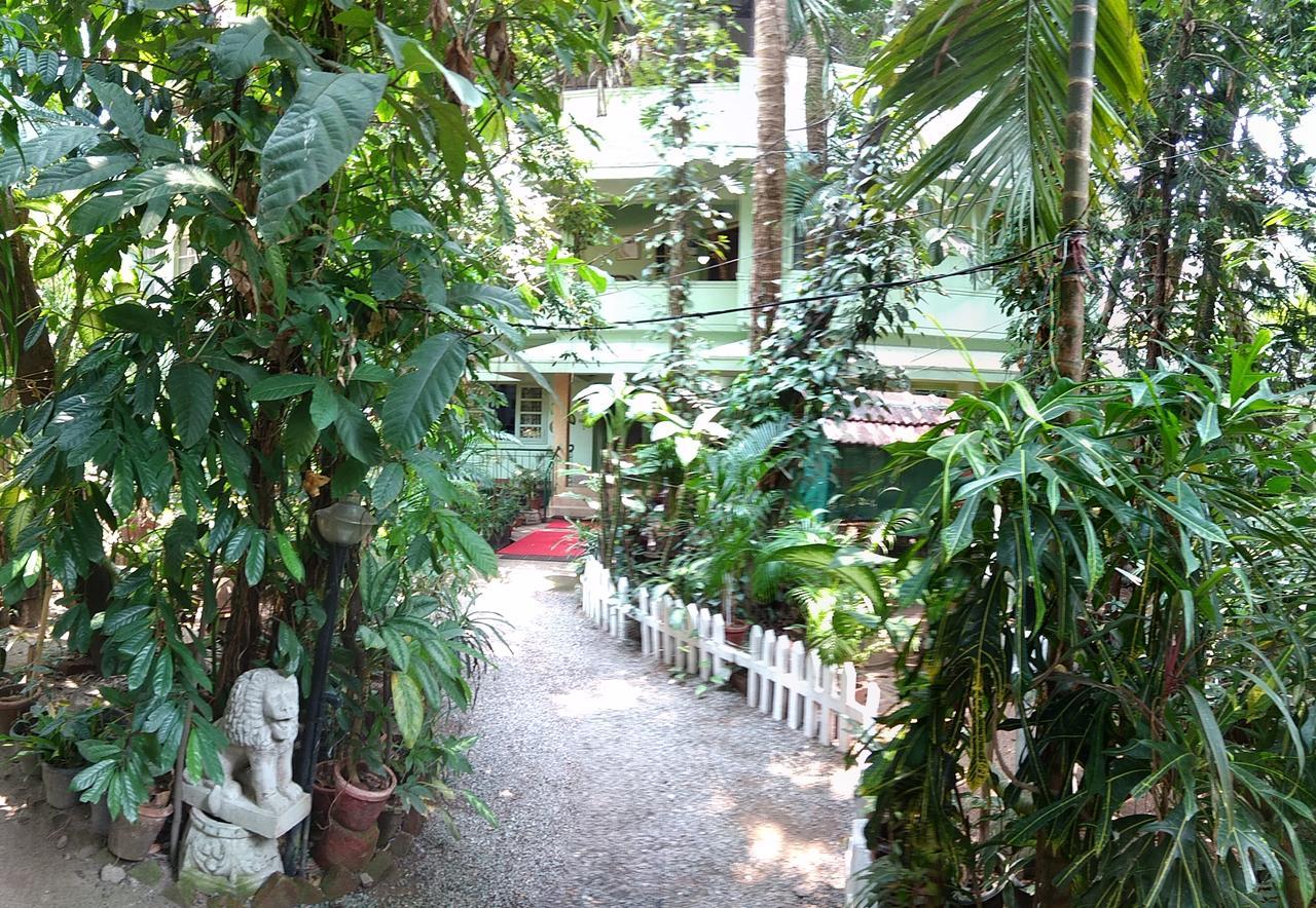 Green Woods Bethlehem Kochi Exterior photo